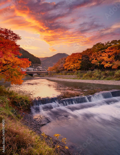 秋 紅葉 京都 日本 ai生成画像

