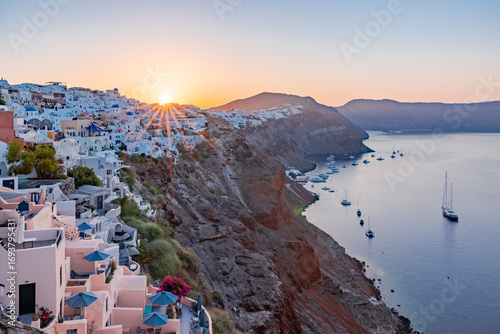Fototapet oia village at santorini island greece