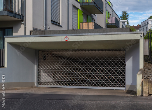 Wohnen Individuell gestaltet, im Neubau mit Tiefgarage, Eingang Gittertor