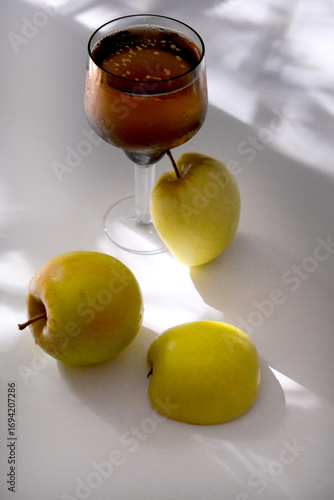 Obraz na płótnie Glass of brut apple cider from Normandy