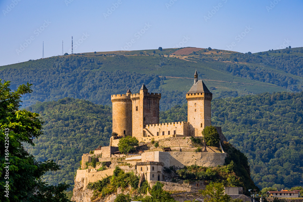 Fototapeta premium Le Château de Foix dans les Pyrénées en France