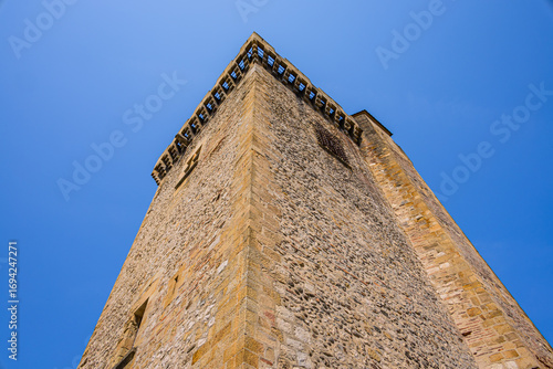 Wallpaper Mural Le Château de Foix dans les Pyrénées en France Torontodigital.ca