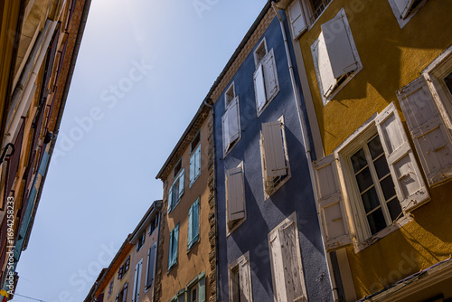 Wallpaper Mural Dans les rues de de Foix dans les Pyrénées en France Torontodigital.ca