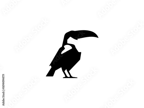 Elegant silhouette of a toucan with its iconic beak, perfect for nature or tropical branding
