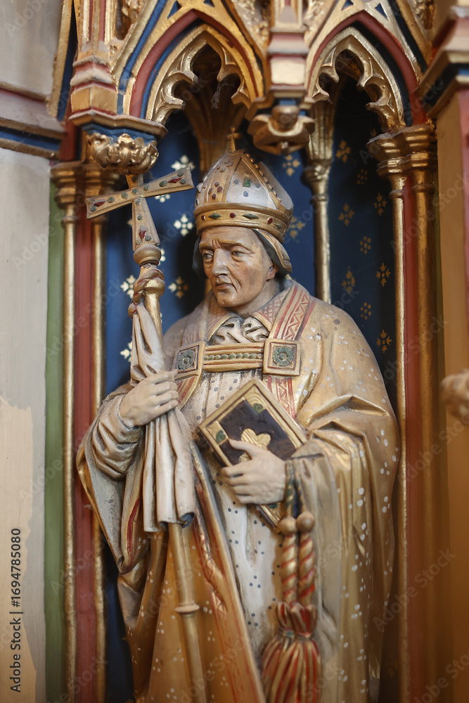 Naklejka premium Canterbury cathedral, Kent, U.K. Chancel statue