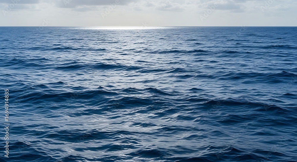 Fototapeta premium Calm Ocean Waves with Sunny Sky.