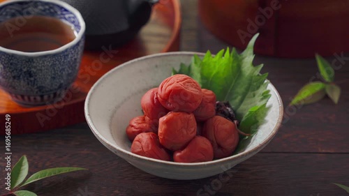 梅干しの小鉢｜和食の定番漬物・保存食