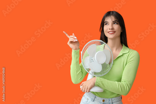 Young woman with electric f...