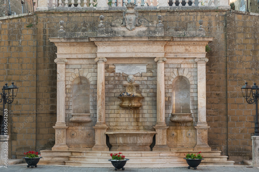 Obraz premium Farnese - Viterbo - Lazio - La Fontana monumentale