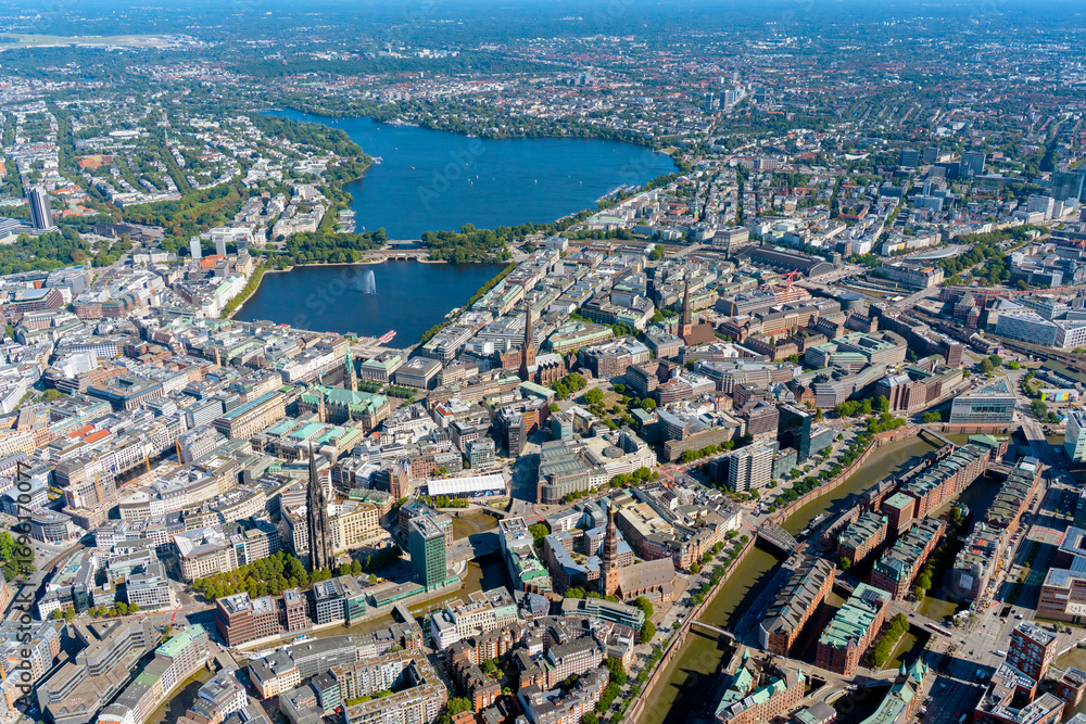 Fototapeta premium Hamburg Innenstadt mit Alster