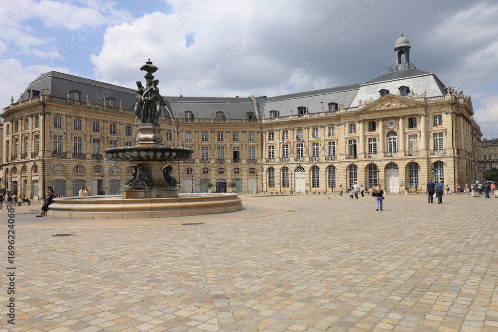Obraz premium La place de la bourse, ville de Bordeaux, département de la Gironde, France