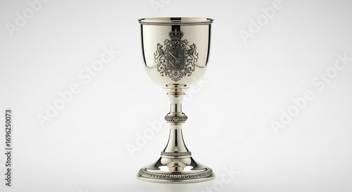 光輝く銀器 優雅な紋章 繊細な彫刻 歴史感じるゴブレット. AI Generated
