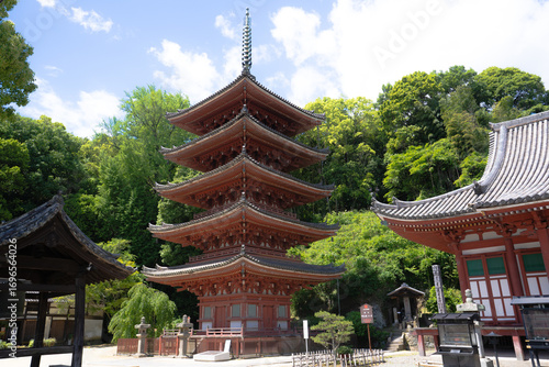 広島県福山市、明王院の五重塔