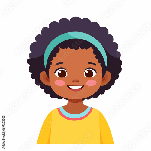 Petite fille noire, adorable, souriante, mignonne, coupe Afro, portrait serré, isolé, fond blanc