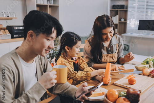 Wallpaper Mural Family spends their free time together Torontodigital.ca