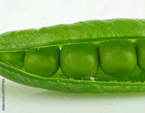 Green peas in pod, close-up