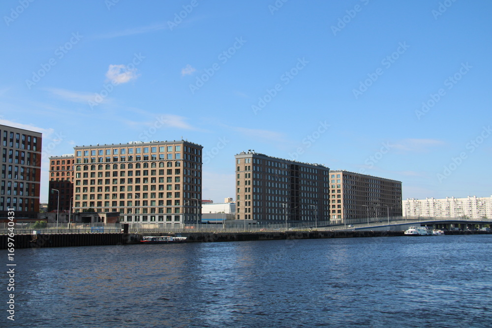Obraz premium buildings in St. Petersburg view from the Neva River