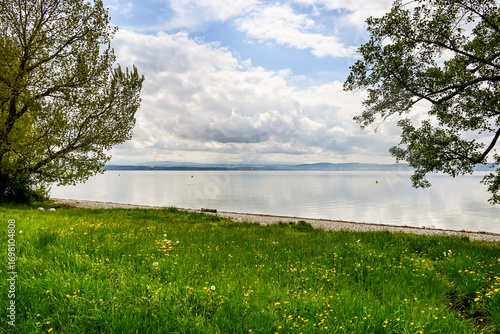 Bevaix, Pointe du Grain, Port de Bevaix, Neuenburgersee, Seeufer, Uferweg, Wassservögel, Naturschutz, Strand, Wassersport, Frühling, Neuenburg, Schweiz