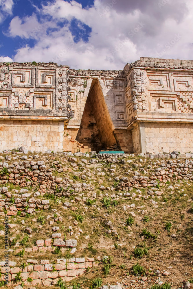 Obraz premium Palacio del Gobernador en la Zona Arqueológica de Uxmal, Yucatán.