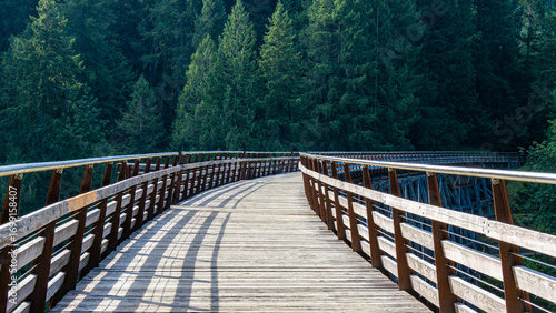 Fotografie Kinsol Trestle in Victoria, BC, Canada is a towering historic wooden railway bridge offering dramatic views  and a Cowichan Valley Trail