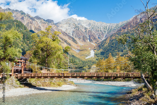 秋の上高地　穂高連峰と河童橋　長野県松本市　Kamikochi in autumn Hotaka mountain range and Kappabashi. Nagano Pref, Matsumoto City.