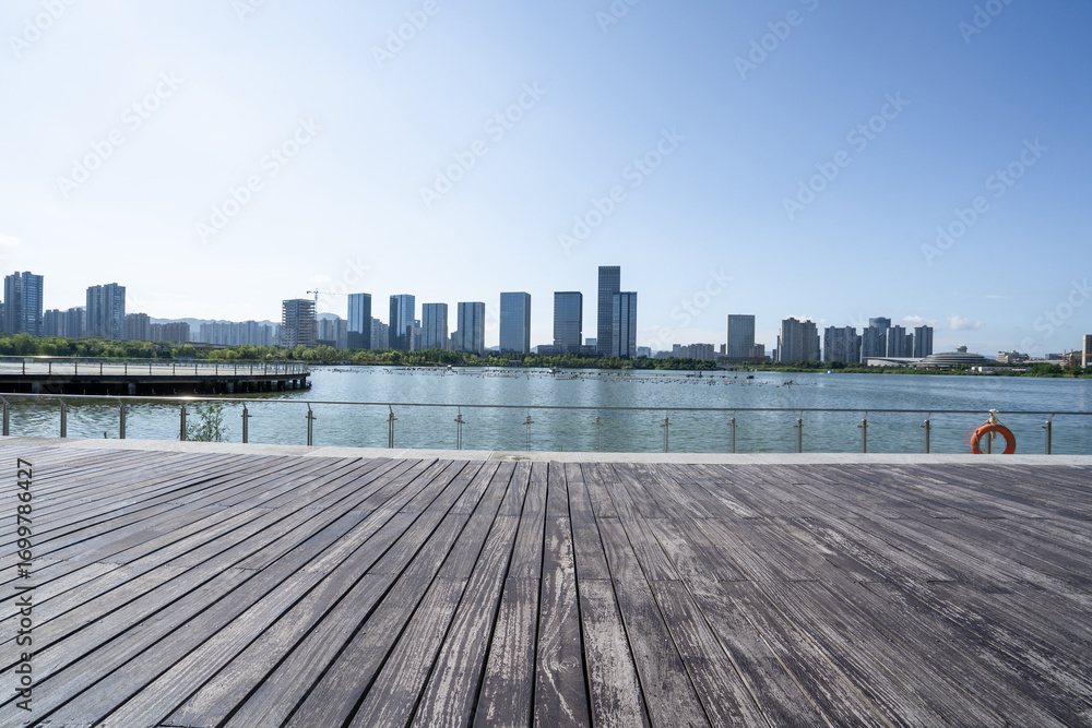 Fototapeta premium empty wooden ground with skyline