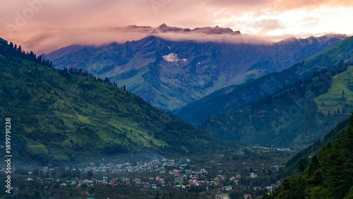 Canvas Print Scenic panorama of Manali and Kullu Valley with high Himalayan peaks, Himachal Pradesh, India