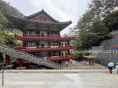 Danyang: Where Mountains Meet the River
단양: 산과 강이 만나는 곳