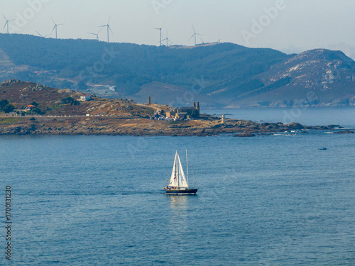 Barco velero en Muxia, Galicia
