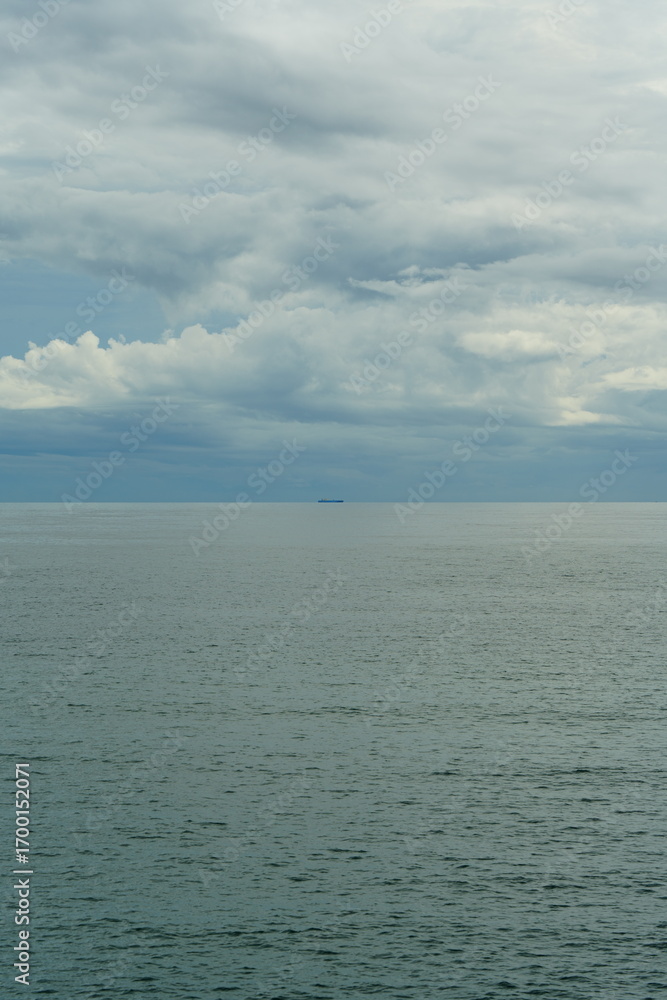 Fototapeta premium 雲空と海