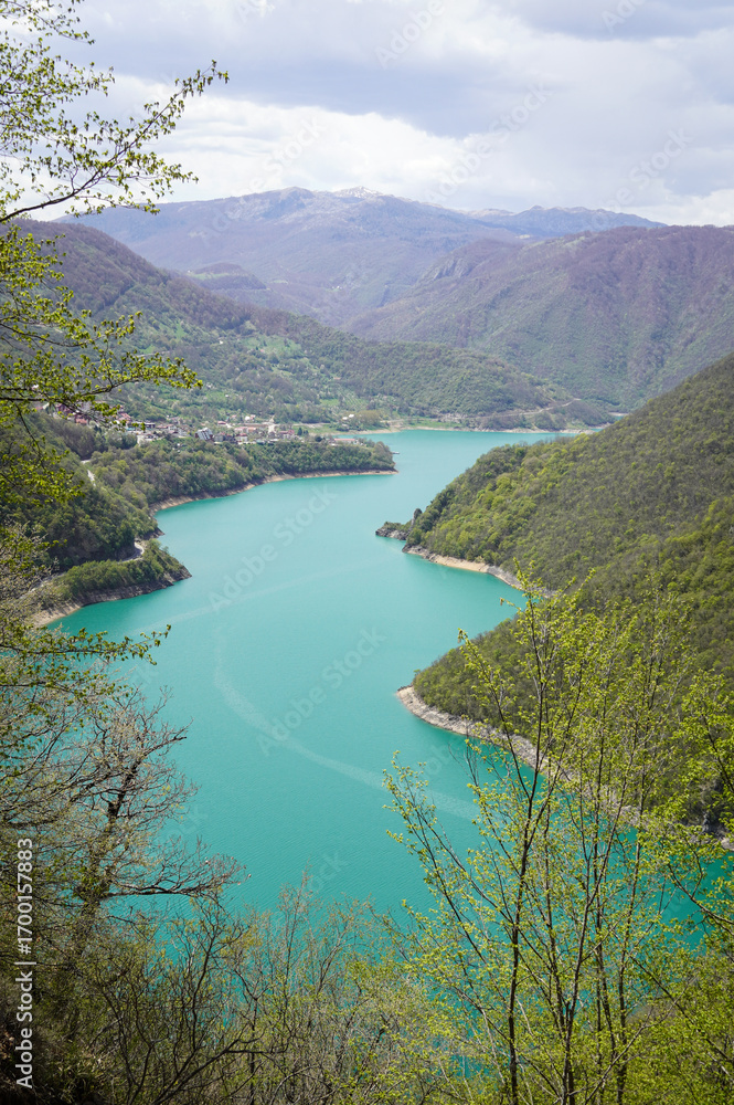 Fototapeta premium lake in the mountains