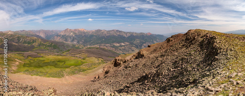 Fotografie This scenic San Juan Mountain panorama captured on the Continental Divide features Wagner Gulch where the once booming mining town of Carson is located