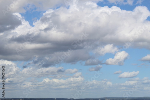 Belles photos de nuages dans un beau ciel bleu
