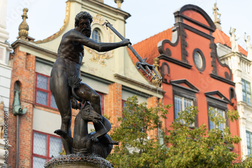  Fuente de Neptuno en la plaza Długi Targ de Gdansk, Polonia
