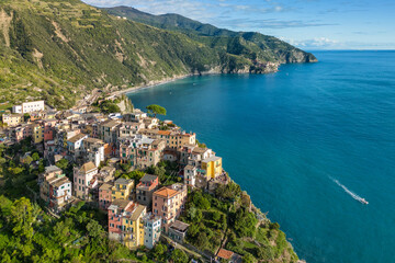 Papier peint photo Ligurie Corniglia vue du ciel en Ligurie  © Mazur Travel