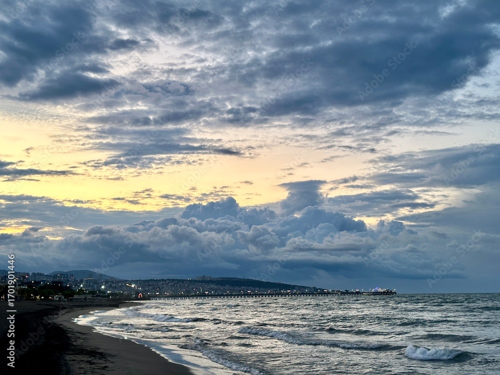Fototapeta premium sunset over the sea