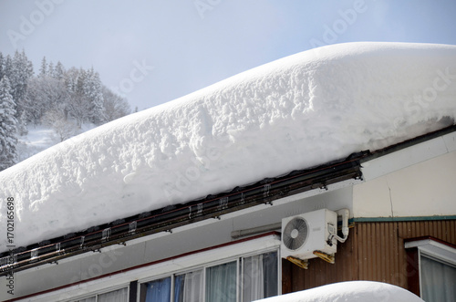 雪の積もった屋根