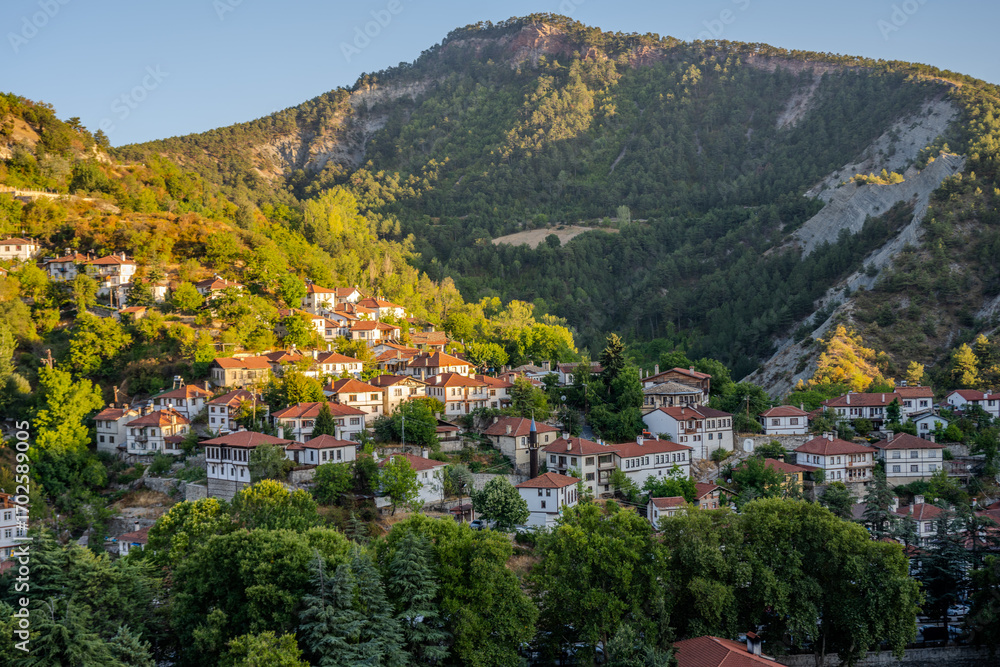 Obraz premium Göynük hillside houses in evening light
