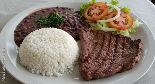 The basis of the daily diet in Brazil is rice, beans, salad and meat