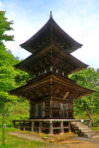 Wallpaper Mural 法用寺の三重の塔（福島県・会津美里町） Torontodigital.ca