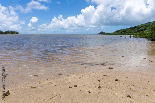 由布島の対岸からの景色、8月、沖縄