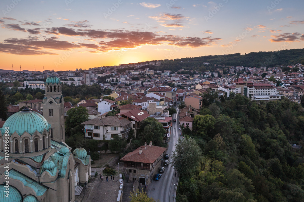Obraz premium View with Nativity of Mother of God Cathedral in Veliko Tarnovo city, Bulgaria