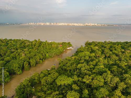 Furo do Nazário, região das Ilhas de Barcarena que fica em frente a Belém do Pará