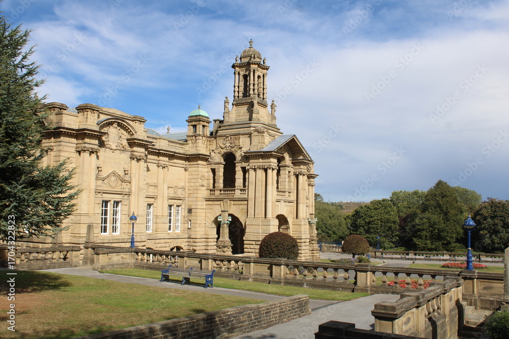 Obraz premium Cartwright Hall, Lister Park, Bradford.