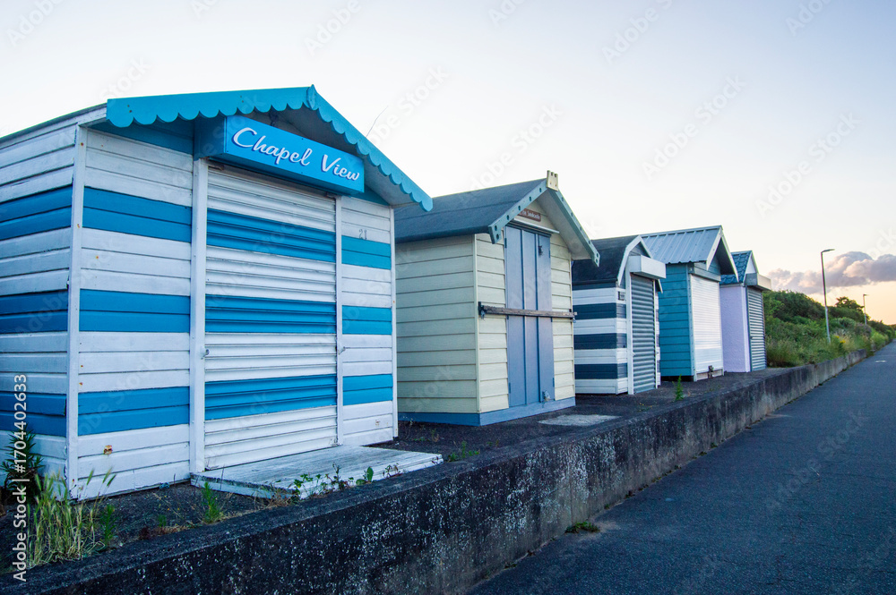 Obraz premium Beach huts at Chapel Saint Leonards, Lincolshire