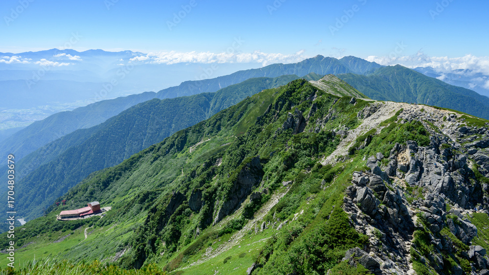 Obraz premium 【中央アルプス】宝剣岳からの空木岳方面の眺望