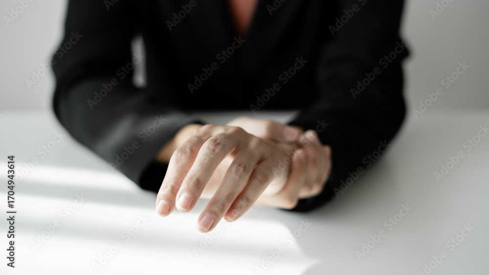 Fototapeta premium Woman hand with wrist pain numbness and pain in the palm of the hand has pain and tingling in the nerve endings This is a side effect of sitting and working for a long time on a laptop at the office