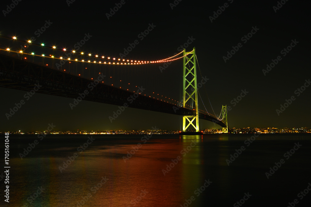 Fototapeta premium 明石海峡大橋 夜景 ライトアップ 兵庫県神戸市