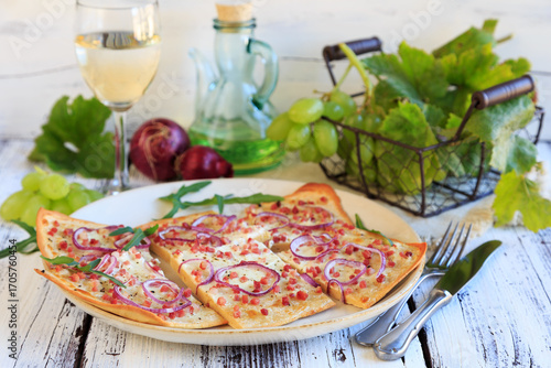 Flammkuchen Klassisch mit Federweißer