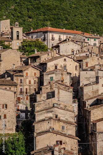 Scanno is an Italian town of 1 782 inhabitants located in the province of L’Aquila, in Abruzzo. The municipal area, surrounded by the Marsican Mountains.